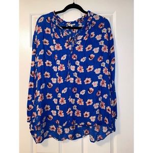 cuffed 3/4 sleeve floral shirt